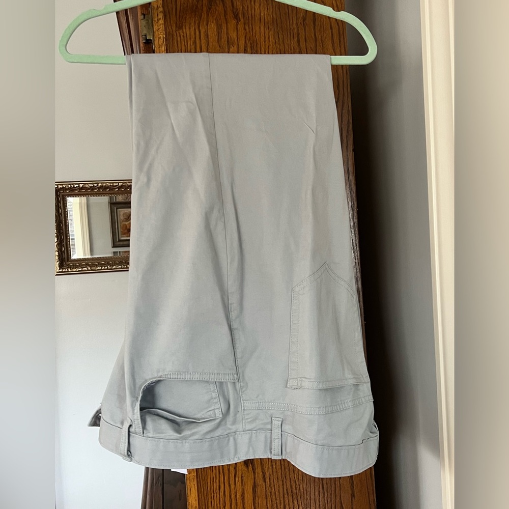 Men’s lightweight pants. 38 x 32.